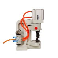 Masina pneumatica cu 3 capete pentru aplicat si batut capse Mivamac, model MV-Q3
