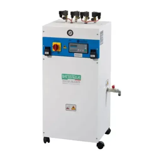Generator de abur industrial automat cu boiler de 10 litri si 4 iesiri pentru fierul de calcat - Saturno 4F