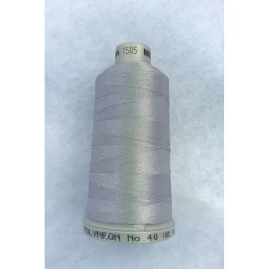 Ata de brodat polyneon Polished Silver, 100% polyester, finete 40, con 1000 metri, cutie 10 conuri