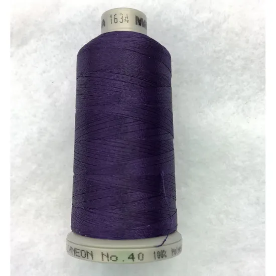 Ata de brodat polyneon Grape Jelly, 100% polyester, finete 40, con 1000 metri, cutie 10 conuri