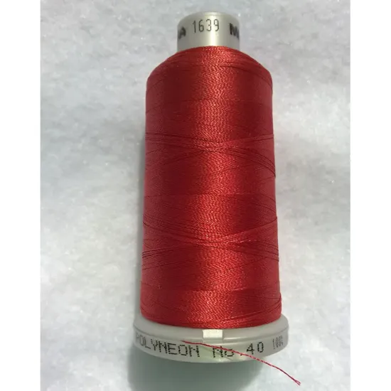 Ata de brodat polyneon Cinnabar, 100% polyester, finete 40, con 1000 metri, cutie 10 conuri