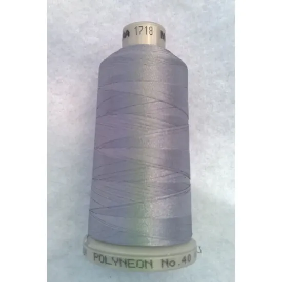 Ata de brodat polyneon Overcast Gray, 100% polyester, finete 40, con 1000 metri, cutie 10 conuri
