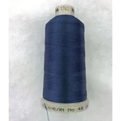 Ata de brodat polyneon Blue Ink, 100% polyester, finete 40, con 1000 metri, cutie 10 conuri