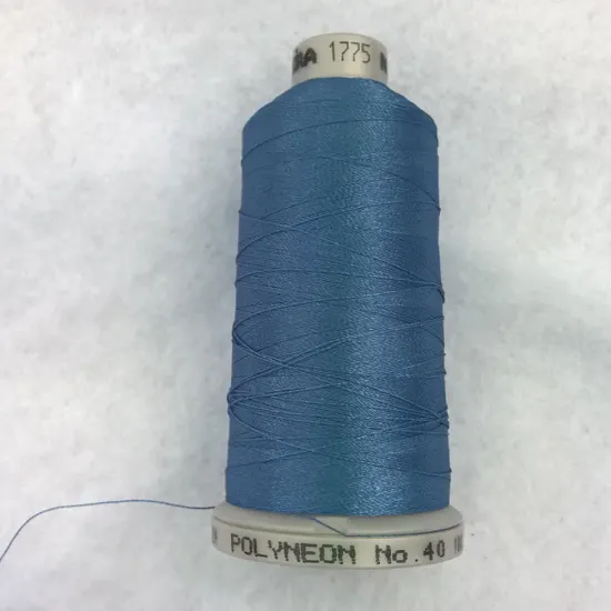 Ata de brodat polyneon Dark Federal Blue, 100% polyester, finete 40, con 1000 metri, cutie 10 conuri