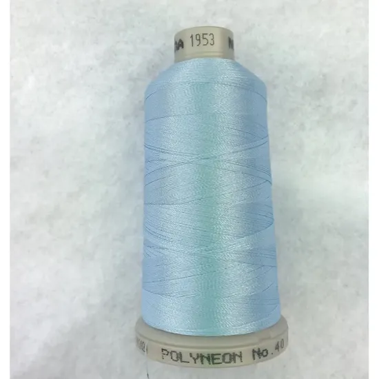 Ata de brodat polyneon Powder Blue, 100% polyester, finete 40, con 1000 metri, cutie 10 conuri