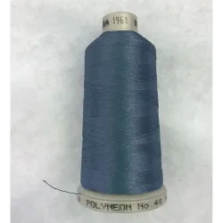 Ata de brodat polyneon Blue Spruce, 100% polyester, finete 40, con 1000 metri, cutie 10 conuri