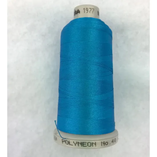 Ata de brodat polyneon Peacock Blue, 100% polyester, finete 40, con 1000 metri, cutie 10 conuri