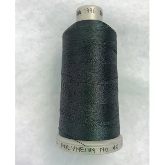 Ata de brodat polyneon Deep Emerald, 100% polyester, finete 40, con 1000 metri, cutie 10 conuri