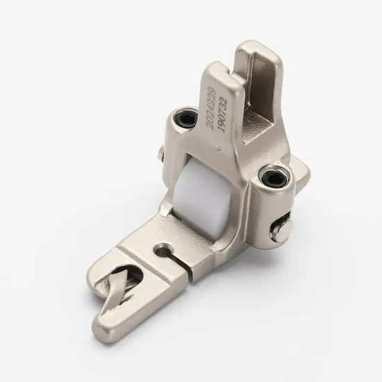Piciorus presor tivitor cu rola de silicon pentru masini industriale de cusut simple cu 1 ac, marime tiv 1/8" (3mm)