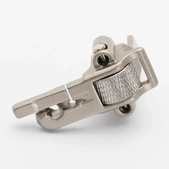 Piciorus presor tivitor cu rola zimtata de metal pentru masini industriale de cusut simple cu 1 ac, marime tiv 1/8" (3mm)