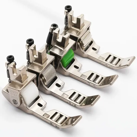 Piciorus presor reglabil cu rotita dintata de teflon si role mici pe talpa pentru aplicat banda cu dispozitiv A10, pentru masini industriale de cusut simple cu 1 ac, latime tiv 3/16" (5mm)