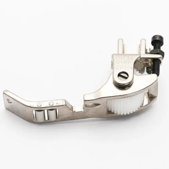 Piciorus presor reglabil cu rotita dintata de teflon si role mici pe talpa pentru aplicat banda cu dispozitiv A10, pentru masini industriale de cusut simple cu 1 ac, latime tiv 1/8" (3,2mm)