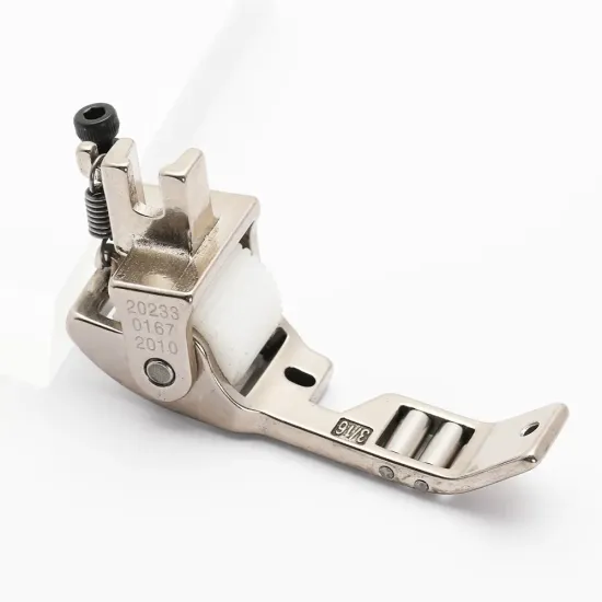 Piciorus presor reglabil cu rotita dintata de teflon si role mici pe talpa pentru aplicat banda cu dispozitiv A10, pentru masini industriale de cusut simple cu 1 ac, latime tiv 3/16" (5mm)