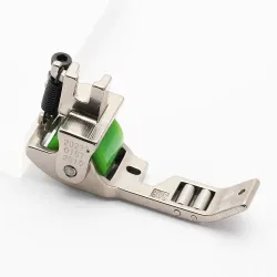 Piciorus presor reglabil cu rotita de silicon si role mici pe talpa pentru aplicat banda cu dispozitiv A10, pentru masini industriale de cusut simple cu 1 ac, latime tiv 3/16" (5mm)