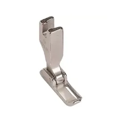 Piciorus de fermoar dreapta, talpi inegale, cu transport concomitent prin tija de ac pentru masini industriale de cusut simple cu 1 ac, latime talpa 8mm