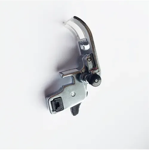 Piciorus universal MATIC cu surub pentru masini de cusut de uz casnic
