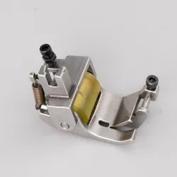 Piciorus pentru tiv cu rola de silicon reglabila si ghidaj mobil, pentru masini industriale de cusut simple cu 1 ac