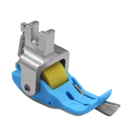 Piciorus compensator teflonat cu ghidaj pe partea dreapta si rola de plastic pentru masini industriale de cusut simple cu 1 ac - diverse marimi