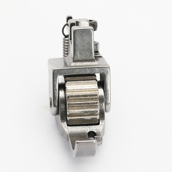 Piciorus presor reglabil cu rola dintata de metal ingusta pentru dispozitiv A10, pentru masini industriale de cusut simple cu 1 ac