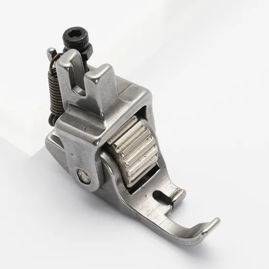 Piciorus presor reglabil cu rola dintata de metal lata pentru dispozitiv A10, pentru masini industriale de cusut simple cu 1 ac