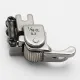 Piciorus compensator stanga ingust cu rola dintata de metal, pentru masini industriale de cusut simple cu 1 ac, 1/16" (1,6mm)
