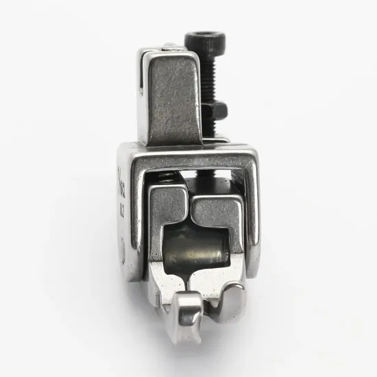 Piciorus compensator stanga ingust cu rola de silicon, pentru masini industriale de cusut simple cu 1 ac, 1/16" (1.6mm)