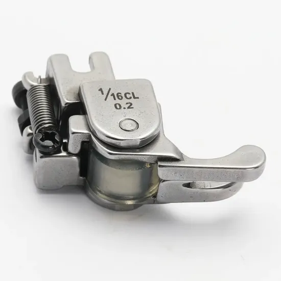 Piciorus compensator stanga ingust cu rola de silicon, pentru masini industriale de cusut simple cu 1 ac, 1/16" (1.6mm)