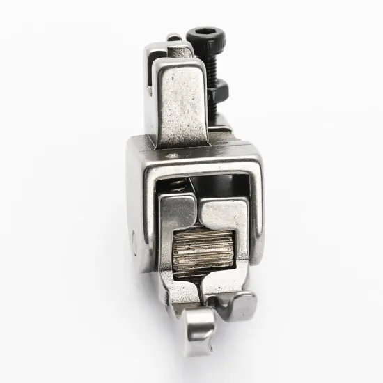 Piciorus compensator stanga ingust cu rola dintata de metal pentru masini industriale de cusut simple cu 1 ac, 1/32" (1mm)