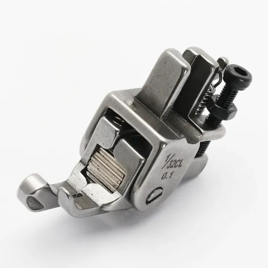 Piciorus compensator stanga ingust cu rola dintata de metal pentru masini industriale de cusut simple cu 1 ac, 1/32" (1mm)