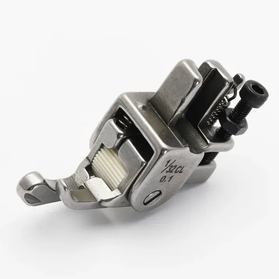 Piciorus compensator stanga ingust cu rola dintata de teflon pentru masini industriale de cusut simple cu 1 ac, 1/32" (1mm)