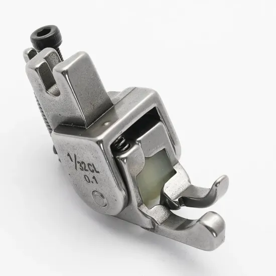 Piciorus compensator stanga ingust cu rola de silicon pentru masini industriale de cusut simple cu 1 ac, 1/32" (1mm)