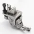 Piciorus compensator dreapta ingust cu rola dintata de metal, pentru masini industriale de cusut simple cu 1 ac, 1/16" (1.6mm)