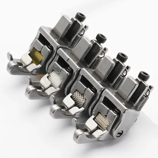 Piciorus compensator dreapta ingust cu rola dintata de metal, pentru masini industriale de cusut simple cu 1 ac, 1/32" (1mm)