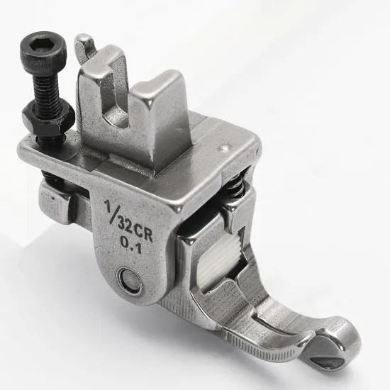 Piciorus compensator dreapta ingust cu rola dintata de teflon, pentru masini industriale de cusut simple cu 1 ac, 1/32" (1mm)