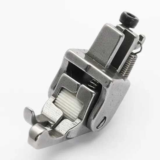 Piciorus compensator dreapta ingust cu rola dintata de teflon, pentru masini industriale de cusut simple cu 1 ac, 1/32" (1mm)