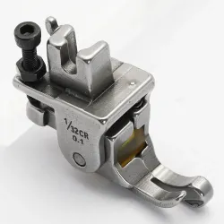 Piciorus compensator dreapta ingust cu rola de silicon, pentru masini industriale de cusut simple cu 1 ac, 1/32" (1mm)