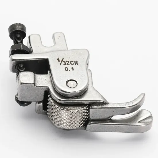 Piciorus compensator dreapta ingust cu rola zimtata de metal, pentru masini industriale de cusut simple cu 1 ac, 1/32" (1mm)