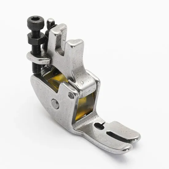 Piciorus presor reglabil cu rola de silicon pentru masini industriale de cusut cu taiere a marginilor, 1/4" (6mm)