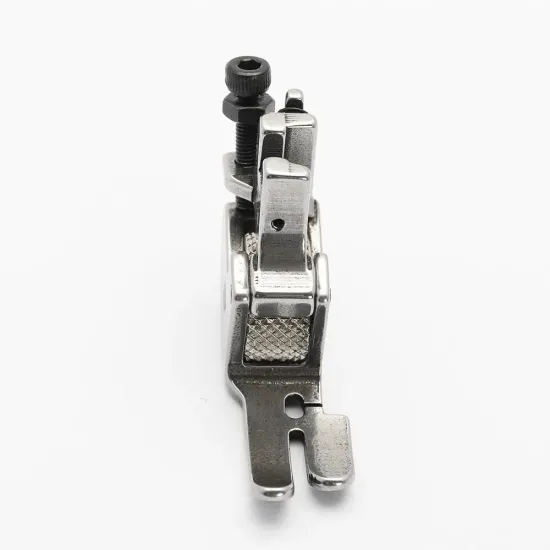 Piciorus presor reglabil cu rola zimtata de metal pentru masini industriale de cusut cu taiere a marginilor, 1/4" (6mm)