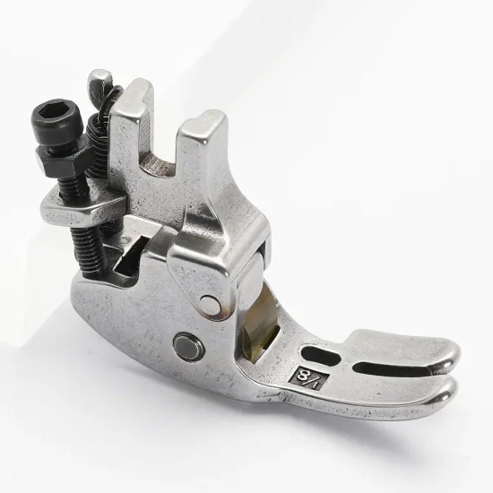 Piciorus presor reglabil cu rola de silicon pentru masini industriale de cusut cu taiere a marginilor, 1/8" (3mm)