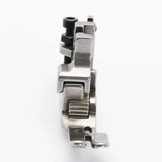 Piciorus presor reglabil cu rola dintata de metal pentru masini industriale de cusut cu taiere a marginilor, 1/8" (3mm)