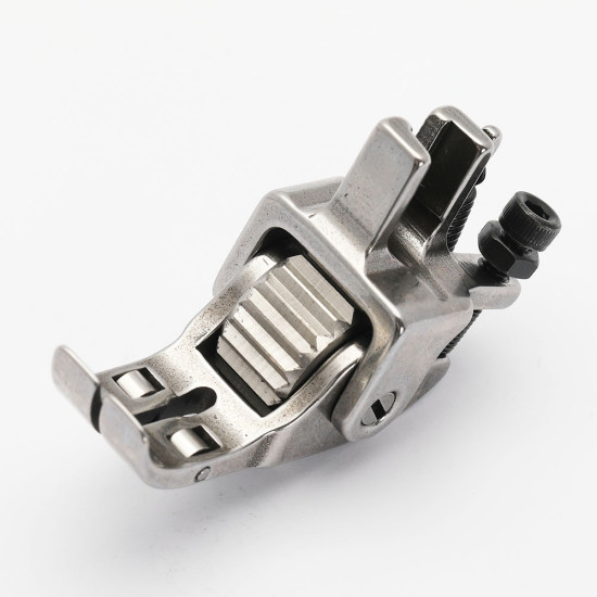 Piciorus presor cu rola dintata de metal reglabila pentru masini industriale de cusut simple cu 1 ac