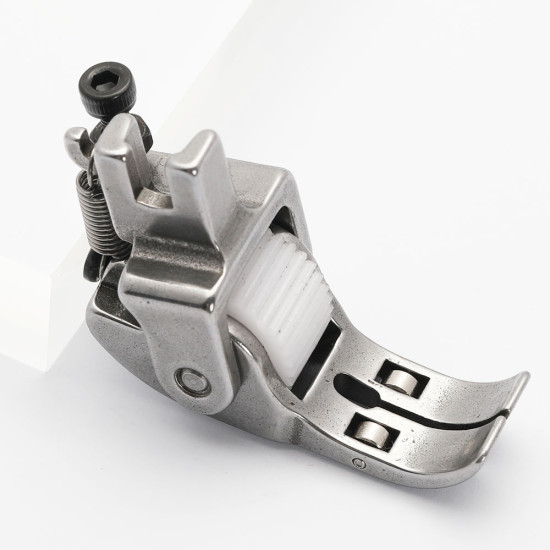 Piciorus presor cu rola dintata de teflon reglabila pentru masini industriale de cusut simple cu 1 ac
