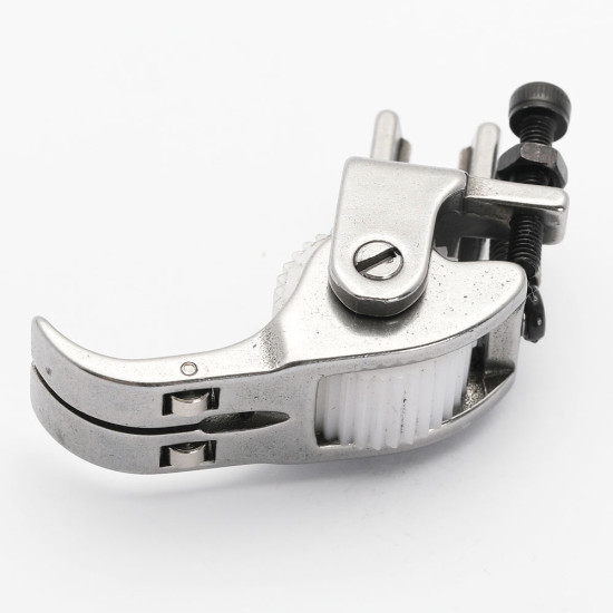 Piciorus presor cu rola dintata de teflon reglabila pentru masini industriale de cusut simple cu 1 ac