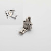 Piciorus presor cu rola zimtata de metal si ghidaj reglabil pentru masini industriale de cusut simple cu 1 ac