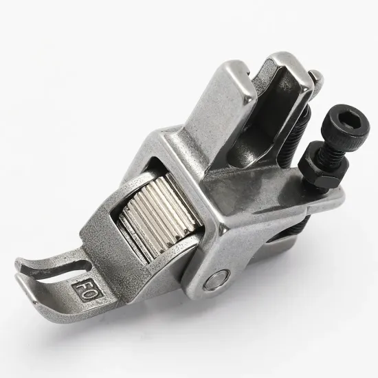 Piciorus reglabil cu rola dintata de metal pentru fermoar stanga, pentru masini industriale de cusut simple cu 1 ac