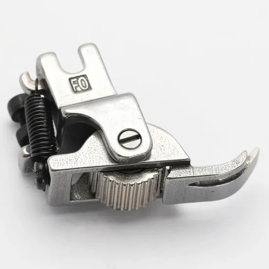 Piciorus reglabil cu rola dintata de metal pentru fermoar stanga, pentru masini industriale de cusut simple cu 1 ac