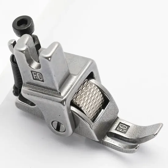 Piciorus reglabil cu rola zimtata de metal pentru fermoar stanga, pentru masini industriale de cusut simple cu 1 ac