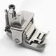 Piciorus compensator stanga lat cu rola dintata de metal si rola metalica pe talpa pentru masini industriale de cusut simple cu 1 ac