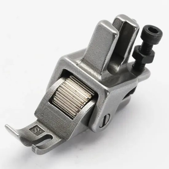 Piciorus reglabil cu rola dintata de metal pentru fermoar dreapta, pentru masini industriale de cusut simple cu 1 ac